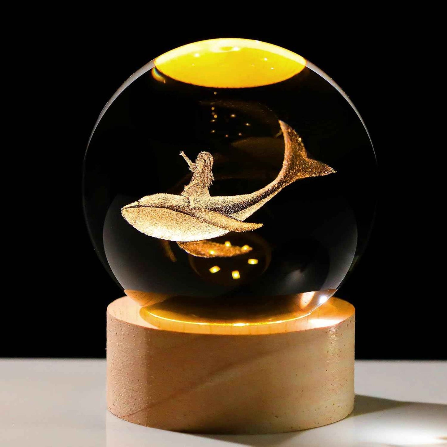 Enjinkail 3D Butterfly Tulips Crystal Ball with Wooden Light Base Glass Tulip Figurine Gift for Women Decor Tulips Statue Gifts for Mother's Day Birthday Valentine Christmas (Diameter 2.36 inches)