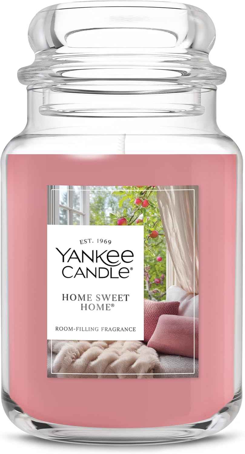 Yankee Candle Autumn Wreath, Fall Scented Candle, 22oz Large Jar with up to 150 Hour Burn Time