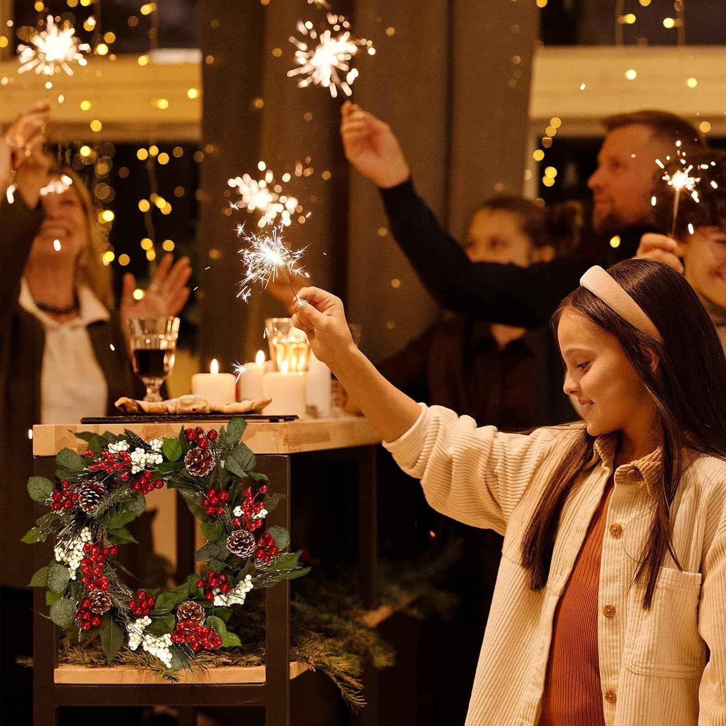 GREENTIME 16 Pack Artificial Red Berry Stems Holly for Christmas Tree Decorations for New Year's Eve Decor, Holiday and Home Crafts for Fall Thanksgiving Day