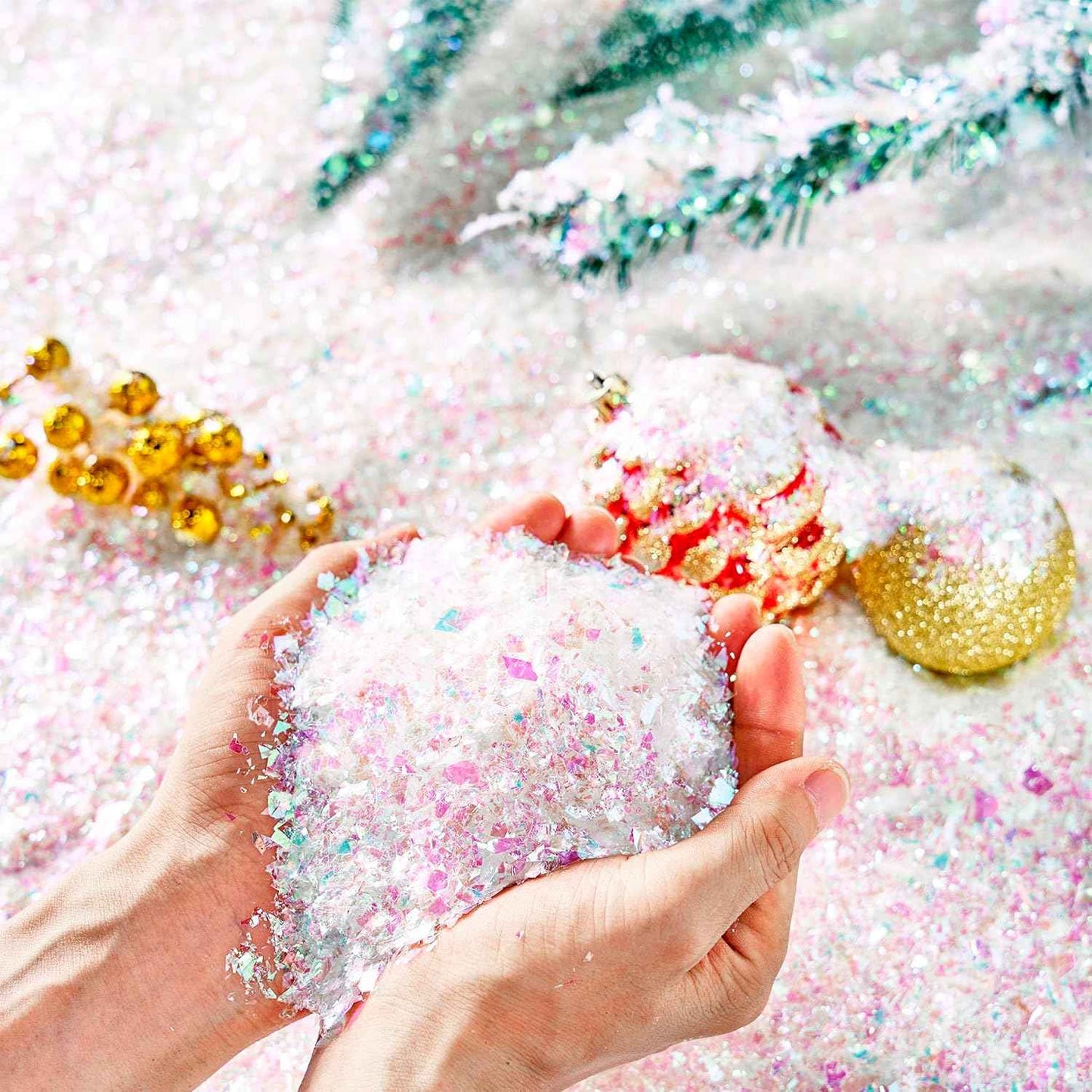 JOYIN 12oz Fake Snow Decoration Xmas Artificial Snow, 320g Plastic Fake Snowflakes for Christmas Tree Decoration Holiday Decor and Winter Displays