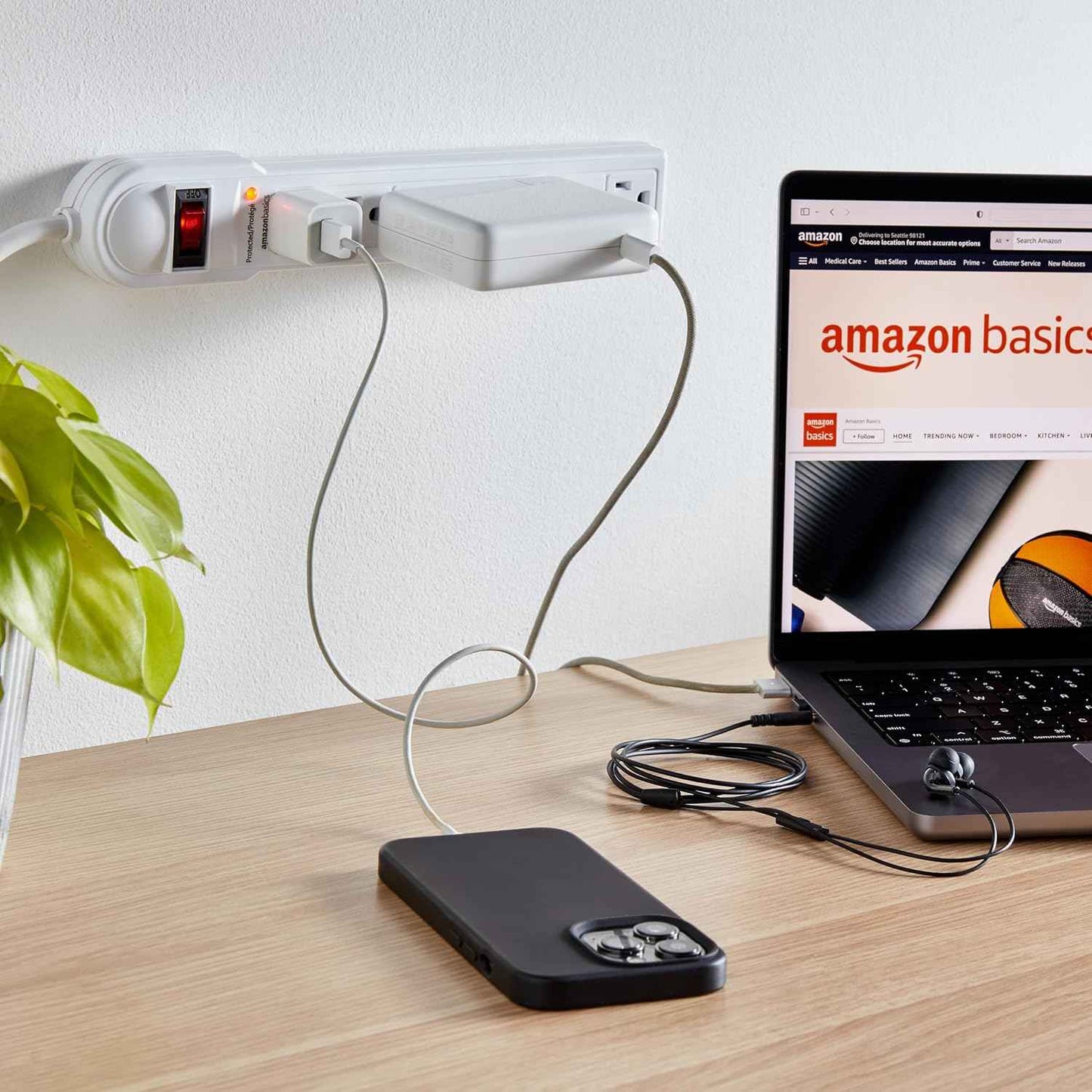 Amazon Basics Surge Protector Power Strip, 6-Outlet, 790 Joules, LED Indicator, 6ft Extension Cord, White