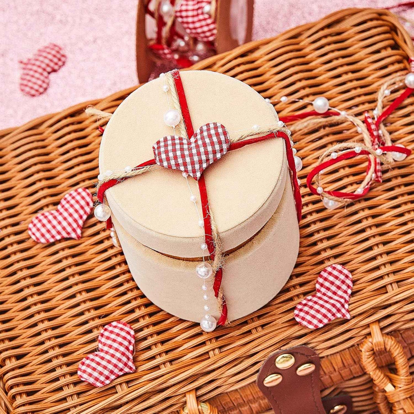 11 Yard/ 2 Rolls Valentine's Day Heart Beads Ribbon Stain Heart Garland Wreath Ribbon for Valentine's Day Wedding DIY Wrapping Crafts Wreath Christmas Tree Sewing Decoration