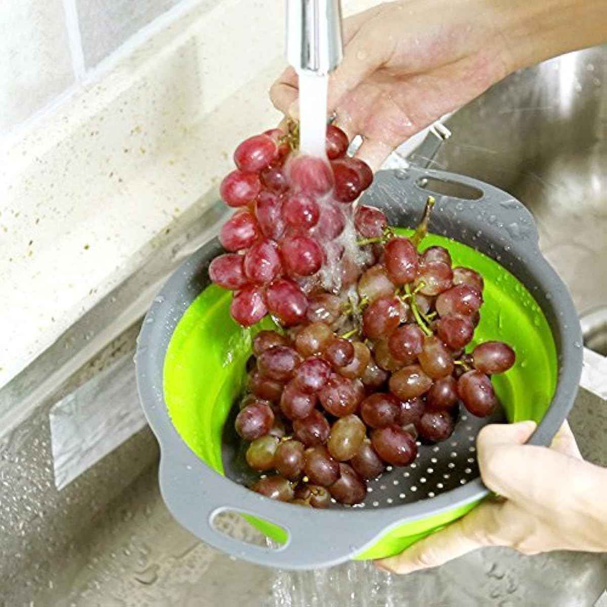 Qimh Collapsible Colander Set of 3 Round Silicone Kitchen Strainer Set - 2 pcs 4 Quart and 1 pcs 2 Quart- Perfect for Draining Pasta, Vegetable and fruit (green,blue, purple)