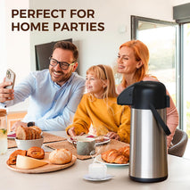 Large capacity stainless steel coffee carafe for hot drinks and tea