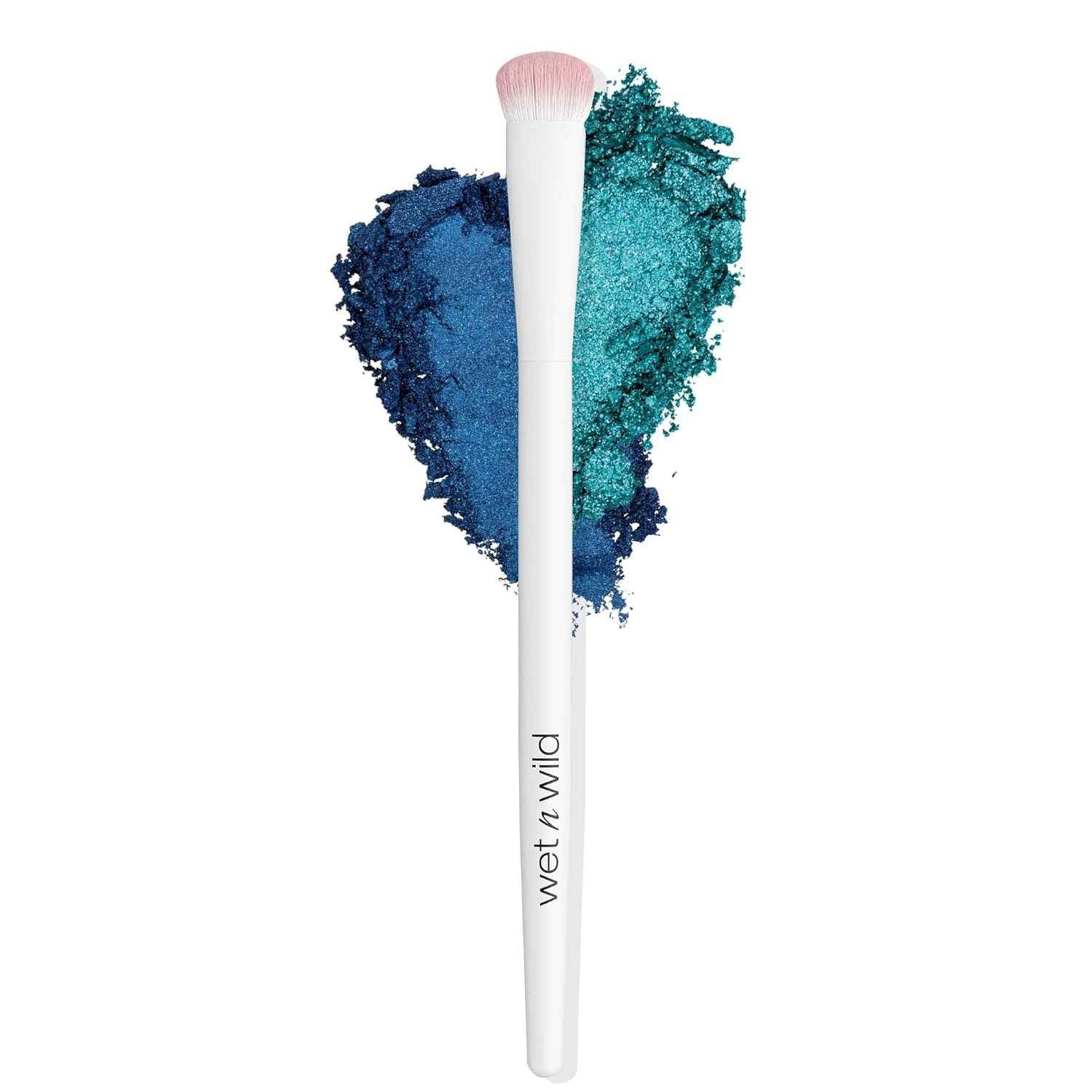 Wet n Wild Eyeshadow Brush, Precision Blending Application, Soft Synthetic Fibers, Ergonomic Handle for Comfortable Precision Control