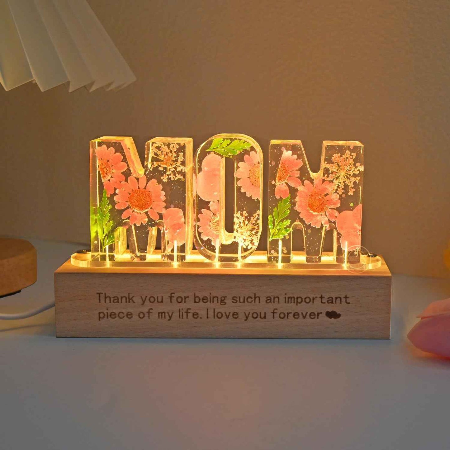 Britrio Gift for Mom Women Grandma Rose Dry Flower Night Light Lamp for Mother's Day Mom Birthday from Son Daughter Dried Pressed Flower Letter Led Light Christmas Gift Home Bedroom Decor