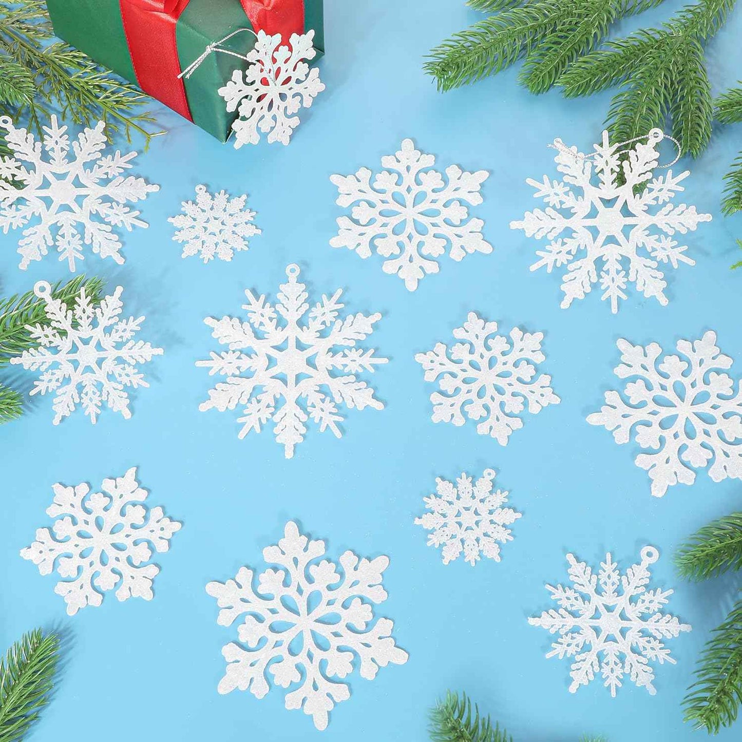 24PCS Snowflake Ornaments, Christmas White Snowflakes Tree Decorations, Plastic Glitter Snow Flakes Decorating Hanging, Xmas Tree Ornaments Indoor Ceiling Fireplace Winter Wonderland Decor
