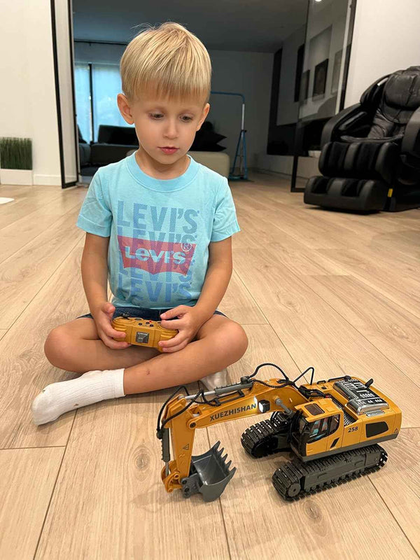 KIDMARKT remote control excavator toy for boys, 11-Channel metal construction truck with lights, 2x1200mAh batteries, 120-Min playtime