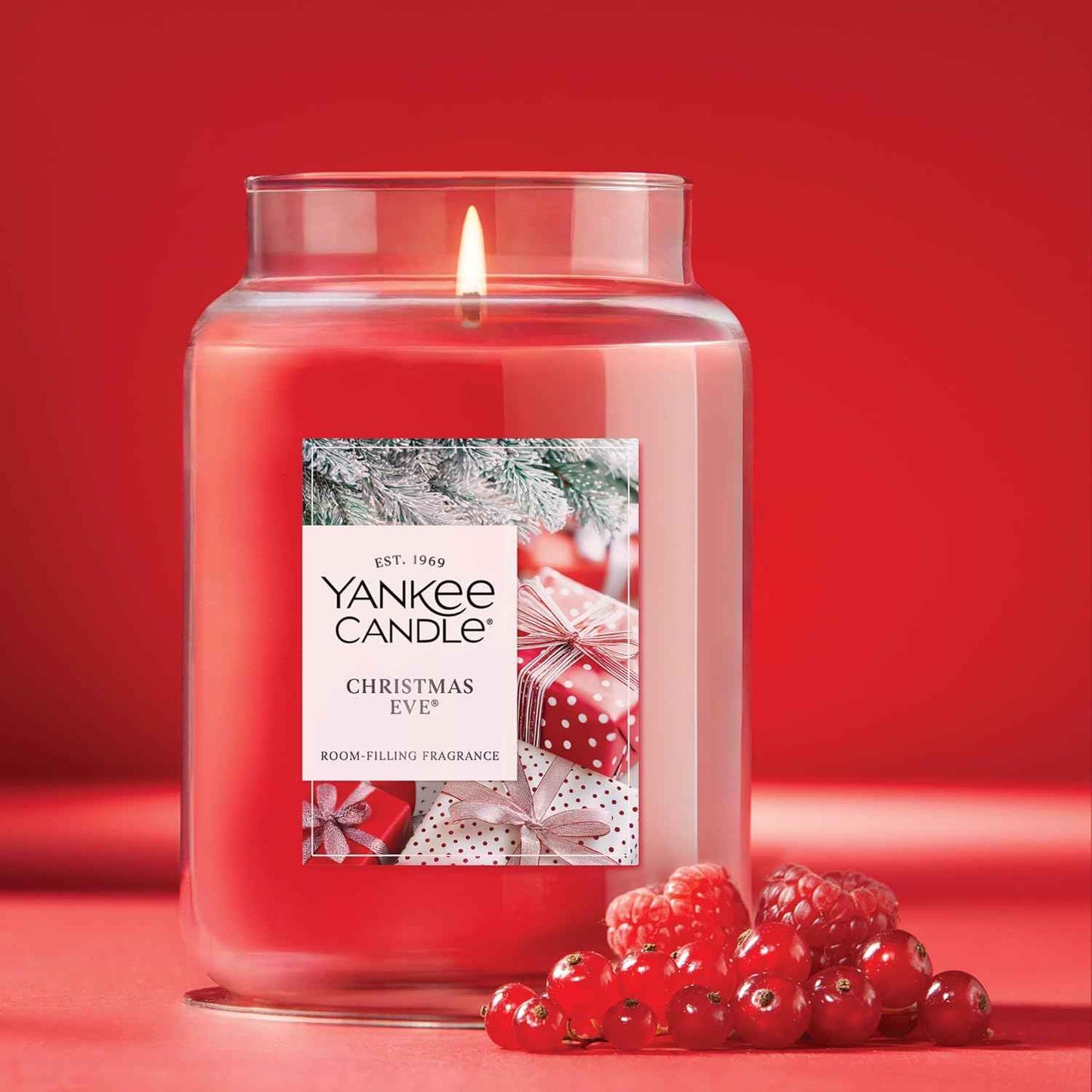 Yankee Candle Christmas Eve Scented Candle, 22oz Large Jar with up to 150 Hour Burn Time, Giftable, Holidays