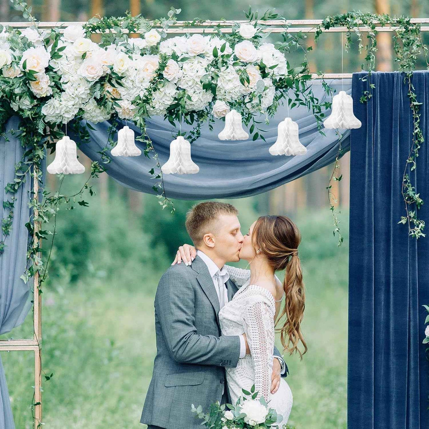 24 Pcs Paper Wedding Bells White Hanging Big Bridal Honeycomb Wedding Bells Decorations for Ceremony Parties Baby Showers Christmas Decorating Supplies, 7.9inch and 11.8inch